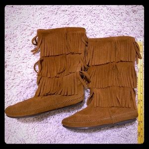 Minnetonka 3 tier Fringe Moccasins Boots